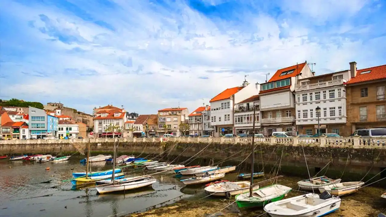 Vista exterior de Casa o xalet en venda en Vilagarcía de Arousa amb Terrassa i Balcó