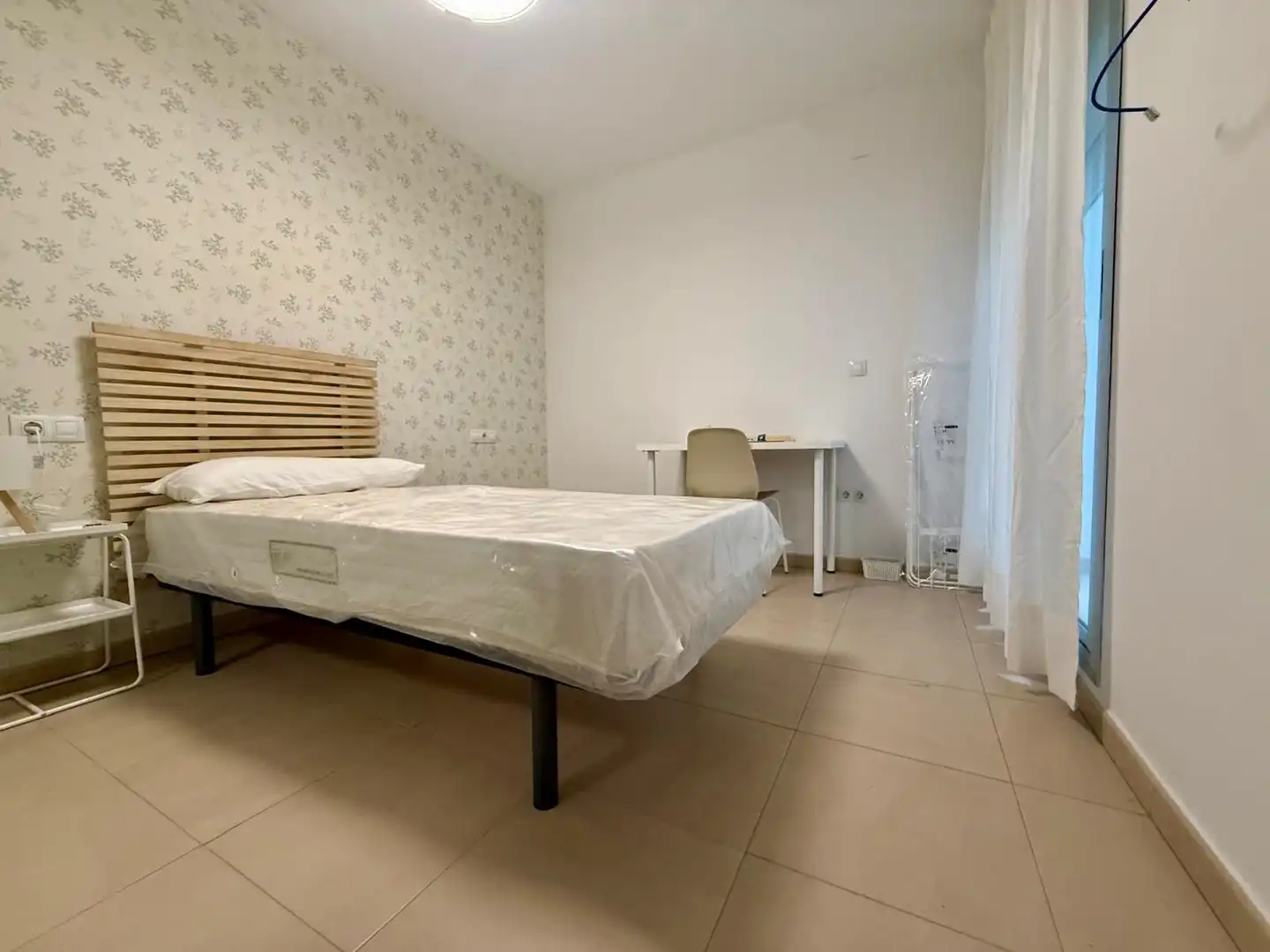 Flat for rent in Calle de Fernán Sánchez de Tovar, Cruz Roja