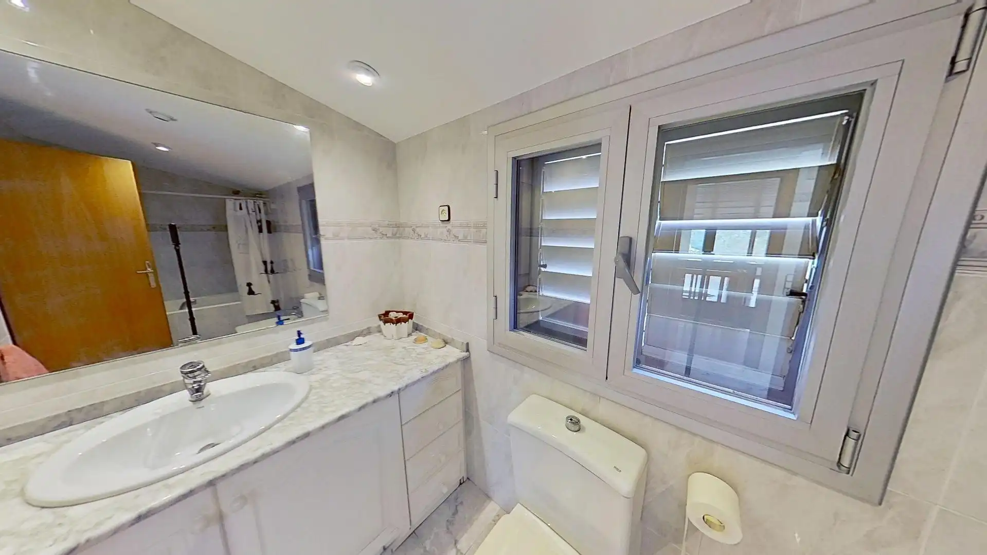Chalet con piscina en venta en Torrelles de Llobregat, imagen 20
