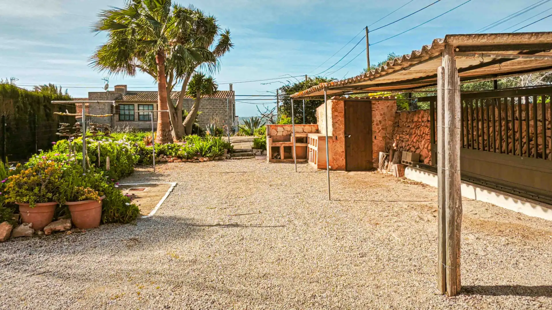 Vista exterior de Casa o xalet de lloguer en Ses Salines amb Jardí privat i Forn