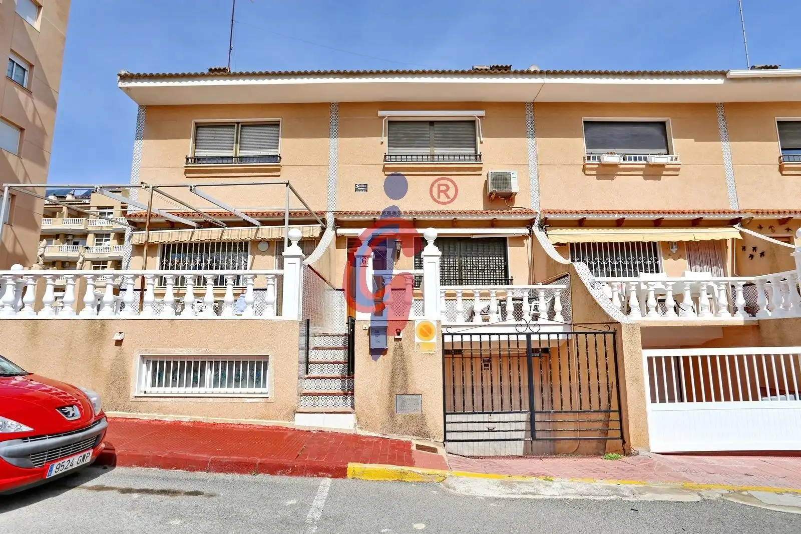 Vista exterior de Casa adosada en venta en Guardamar del Segura con Aire acondicionado, Terraza y Amueblado
