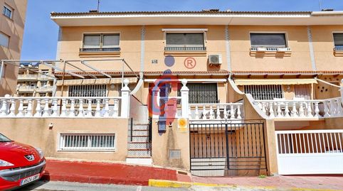 Foto 2 de Casa adosada en venta en Calle Juan Gil Albert, 6, Pueblo, Guardamar del Segura