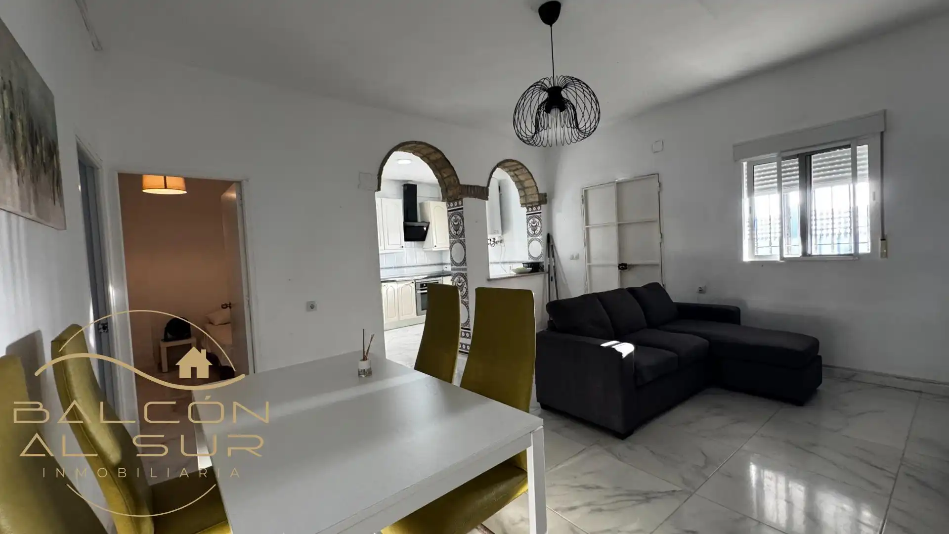 Sala d'estar de Finca rústica en venda en Rota amb Jardí privat, Terrassa i Traster