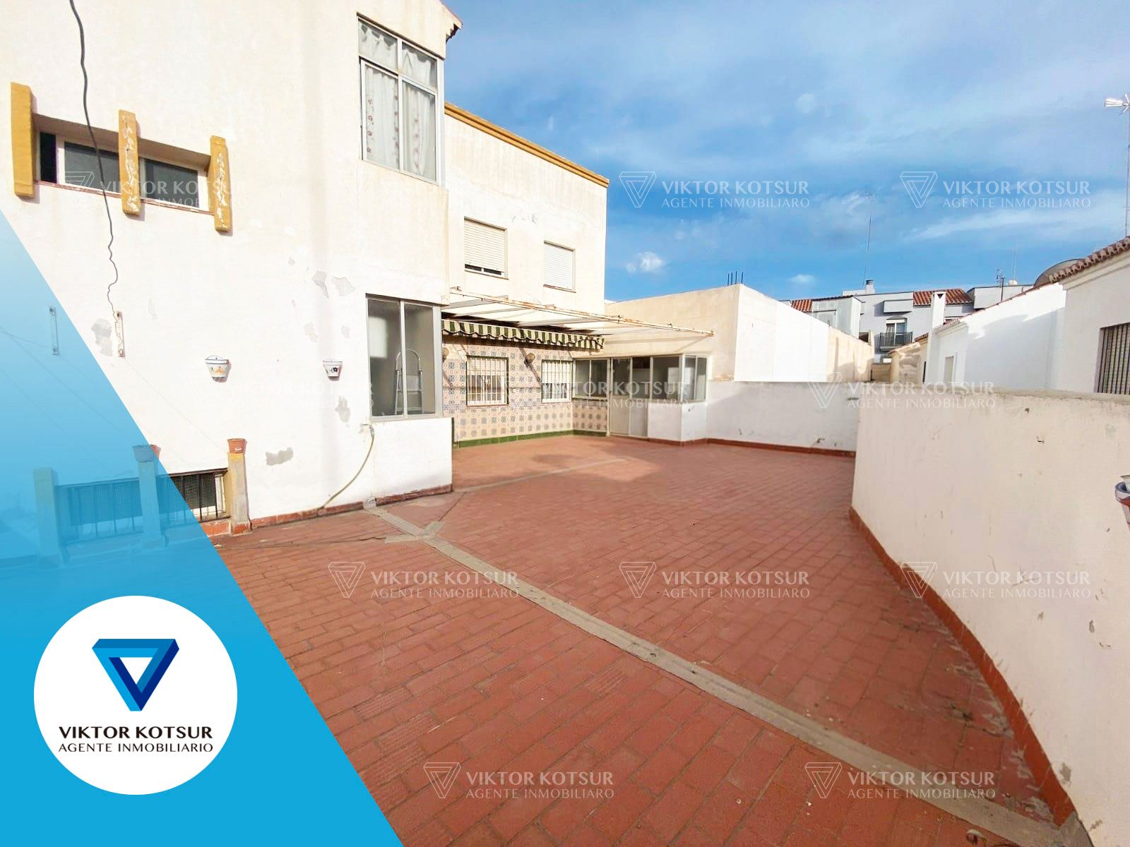 Vista exterior de Pis en venda en Roquetas de Mar amb Aire condicionat i Terrassa