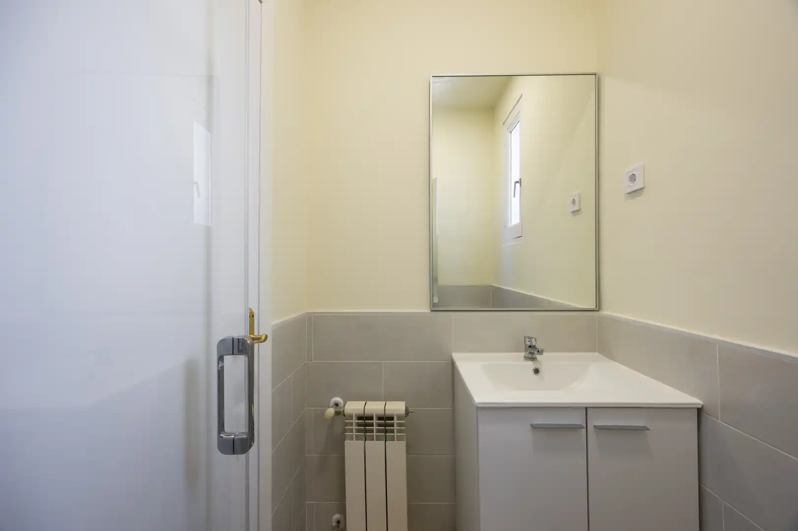 Bathroom of Flat for sale in Arganzuela