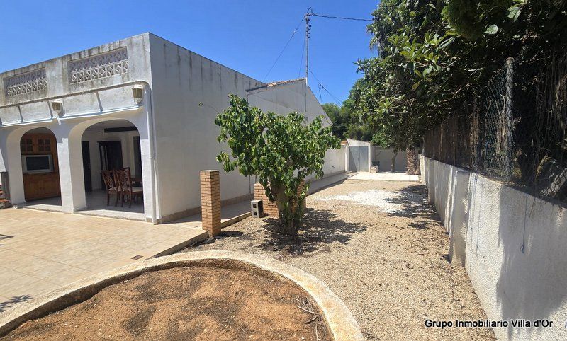 Vista exterior de Casa adosada en venda en Dénia amb Aire condicionat, Jardí privat i Traster