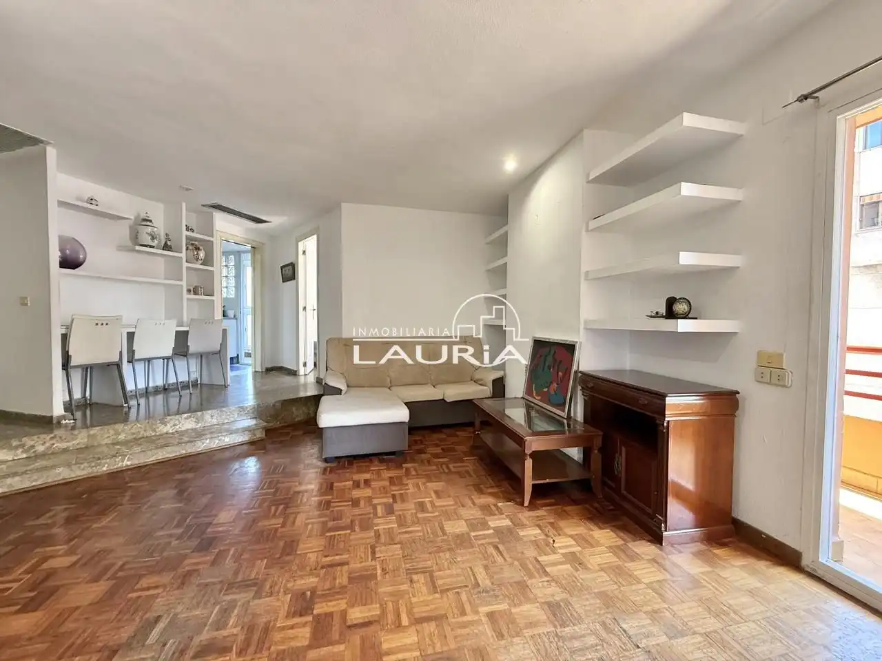 Sala de estar de Piso en venta en  Valencia Capital con Parquet y Balcón