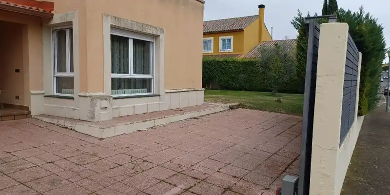 Jardín de Casa o chalet en venta en Renedo de Esgueva con Jardín privado