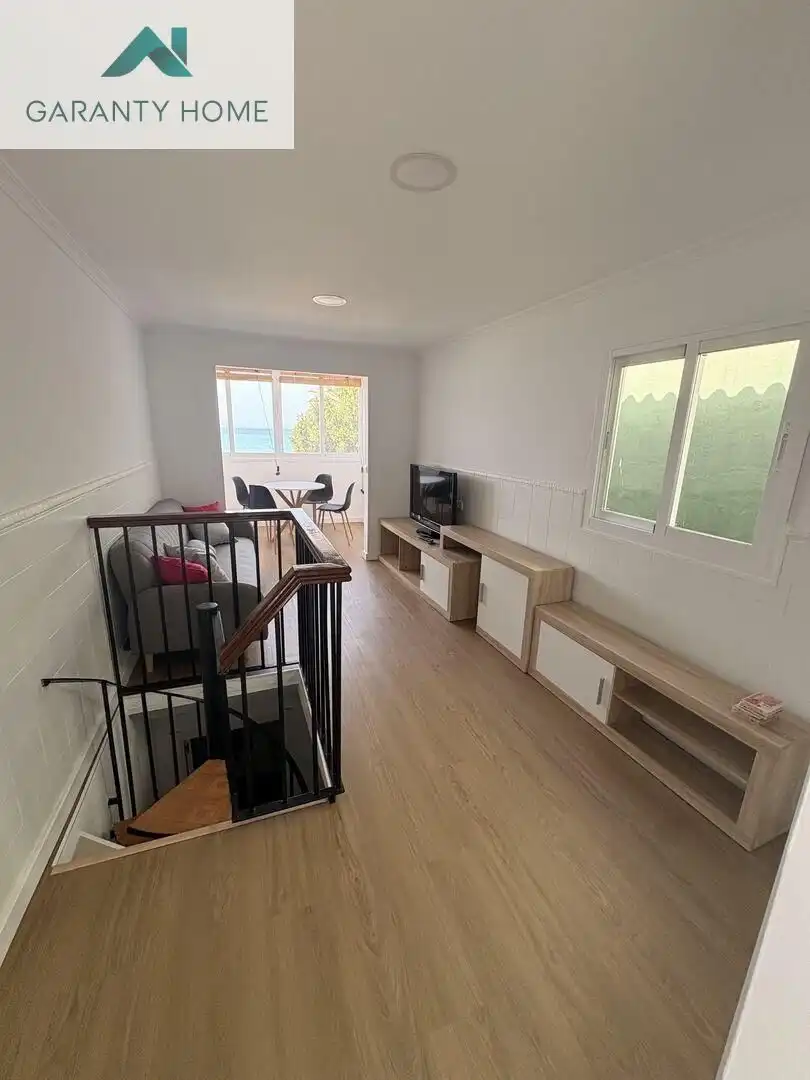 Sala d'estar de Casa o xalet de lloguer en Málaga amb Aire condicionat, Terrassa i Moblat