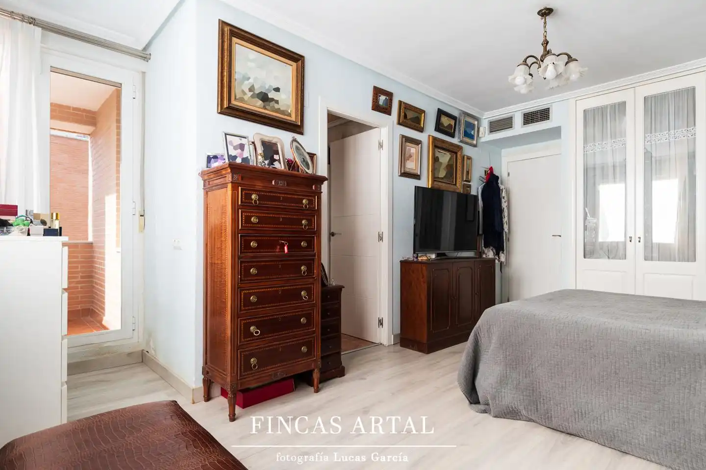 Bedroom of Houses for sale in Zaragoza  with Air Conditioner, Heating and Private garden