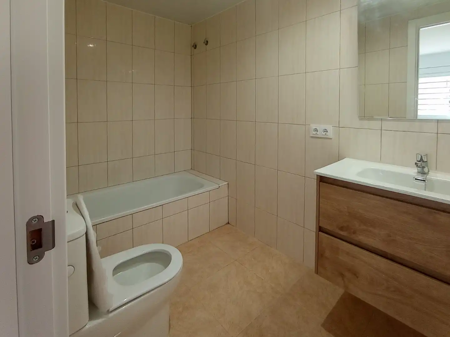 Bany de Planta baixa en venda en Palafrugell amb Parquet, Forn i Alarma