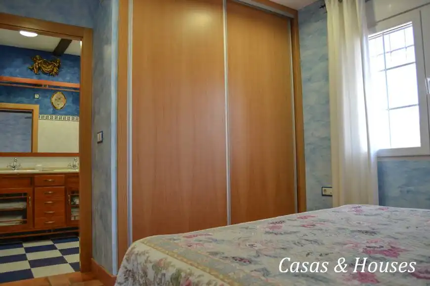 Dormitori de Casa o xalet en venda en La Manga del Mar Menor amb Jardí privat, Terrassa i Moblat