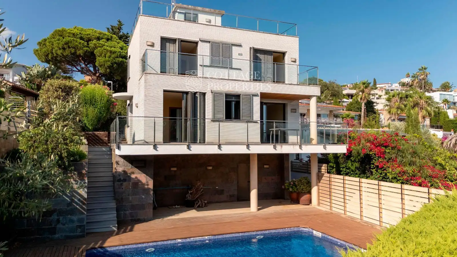 Vista exterior de Casa o xalet en venda en Lloret de Mar amb Aire condicionat, Calefacció i Terrassa