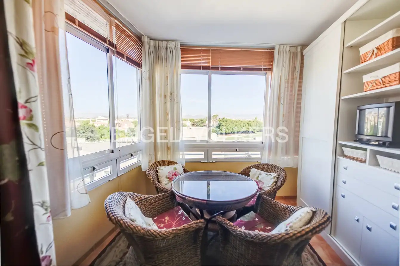 Dormitori de Apartament de lloguer en Alicante / Alacant amb Aire condicionat, Moblat i Piscina comunitària