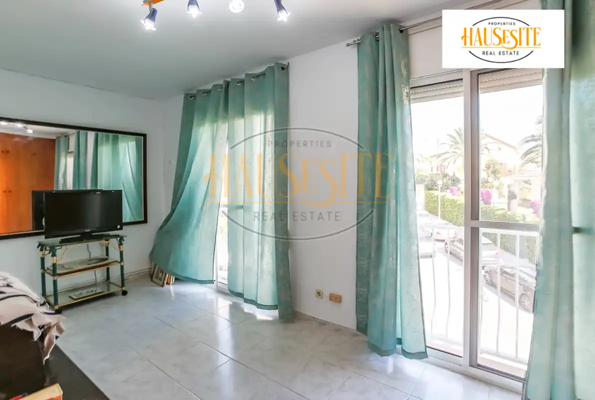 Exterior view of Houses for sale in Vilanova i la Geltrú  with Heating, Terrace and Balcony