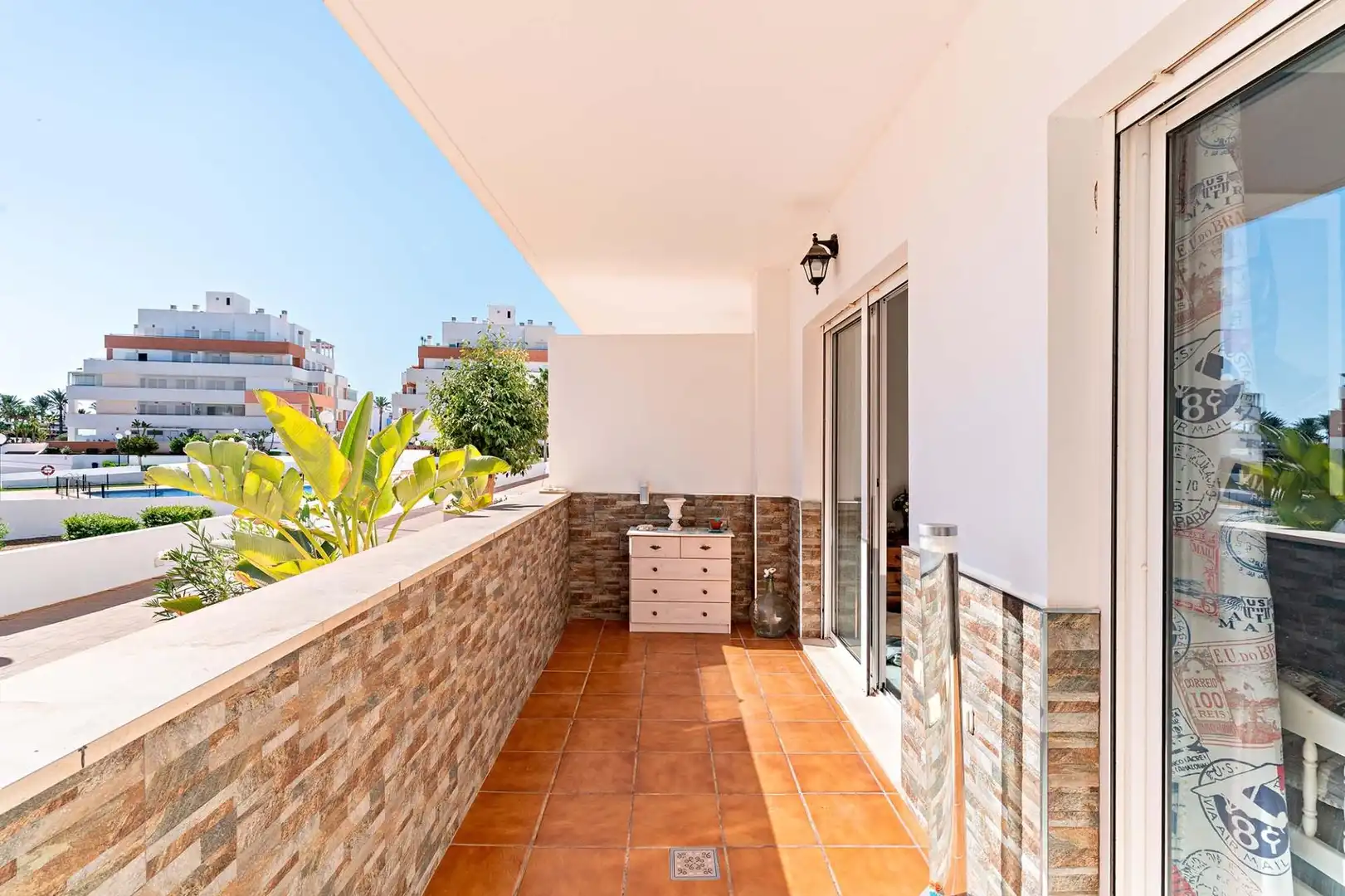 Terraza de Planta baja en venta en Roquetas de Mar con Aire acondicionado, Calefacción y Jardín privado