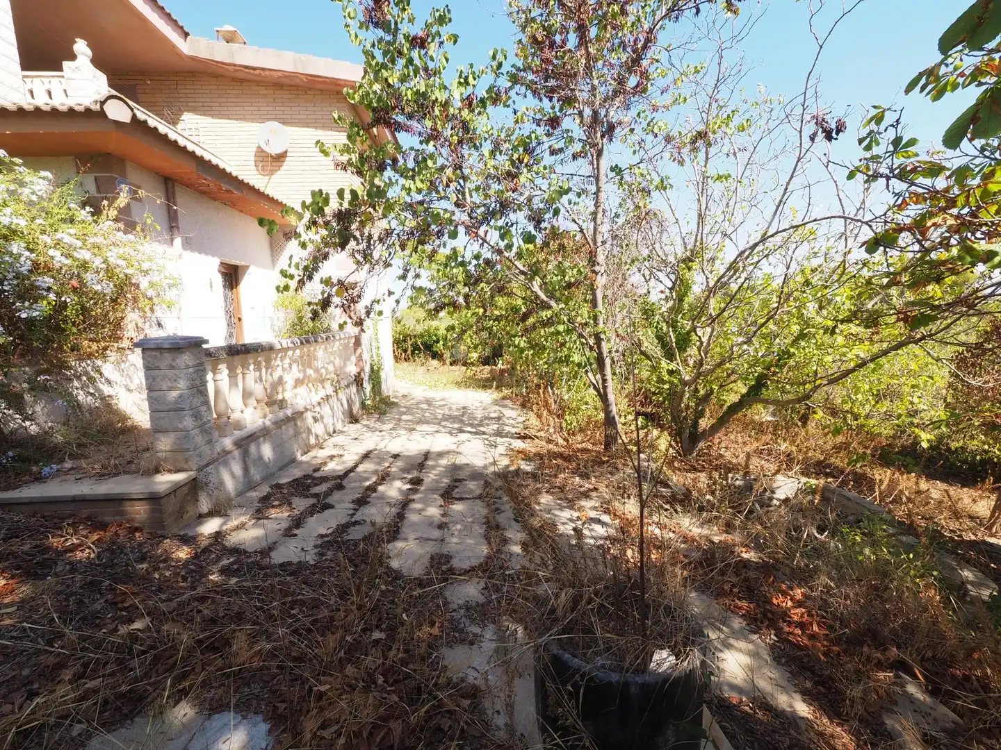 Houses for sale in Mediona  with Private garden and Swimming Pool