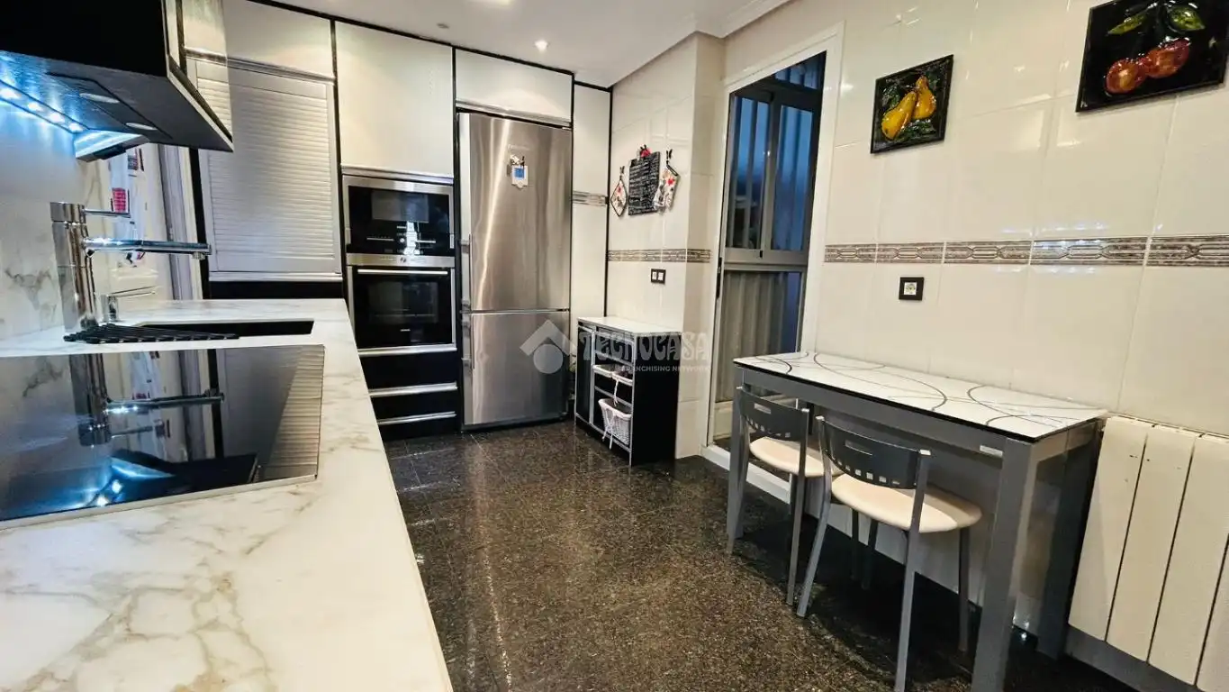 Cocina de Piso en venta en Madrid con Aire acondicionado, Calefacción y Jardín privado