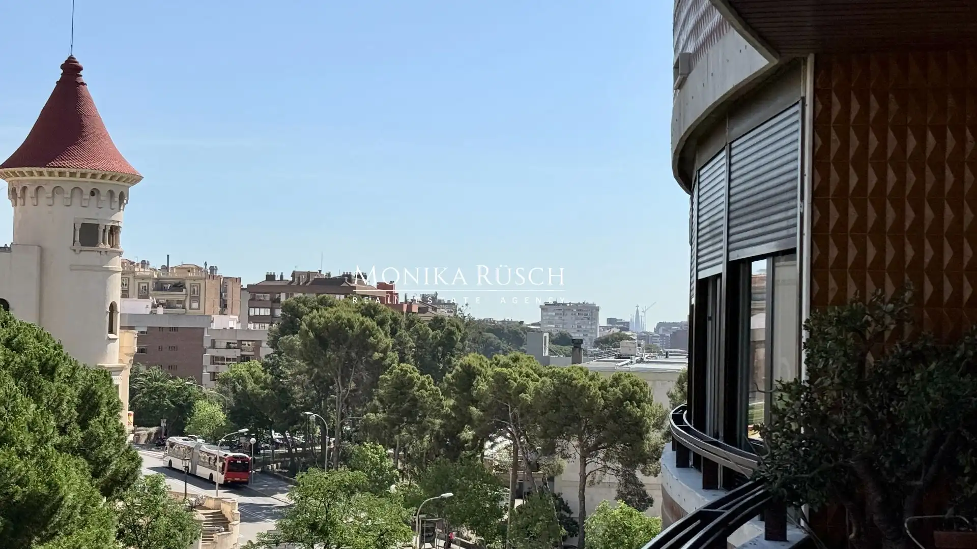 Vista exterior de Piso en venta en Barcelona con Calefacción, Terraza y Trastero