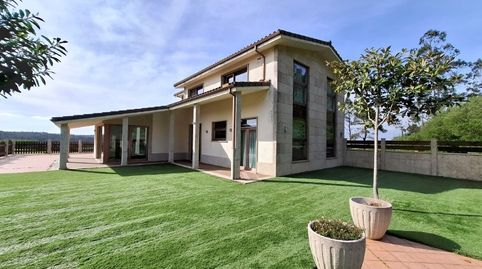 CHALET CON FINCA EN CEE