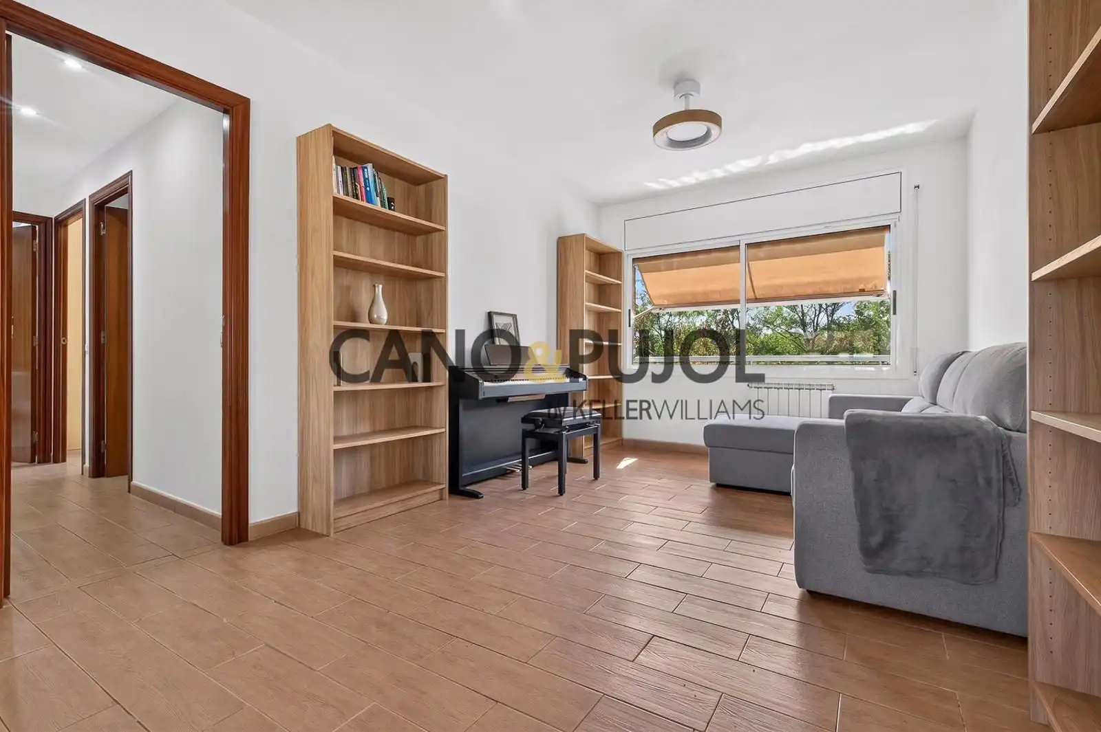 Sala de estar de Ático en venta en Rubí con Aire acondicionado, Calefacción y Jardín privado