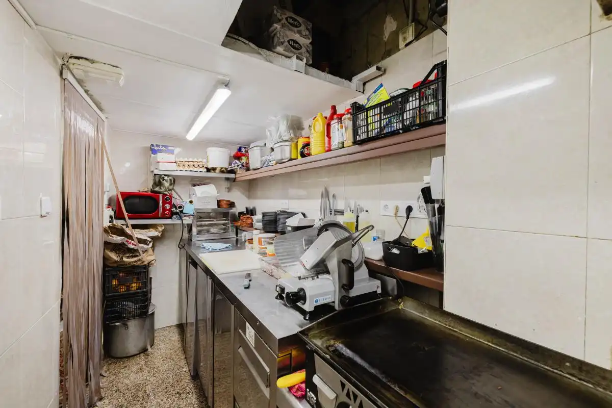 Küche von Geschaftsraum zum Verkauf in Málaga mit Klimaanlage, Heizung und Terrasse