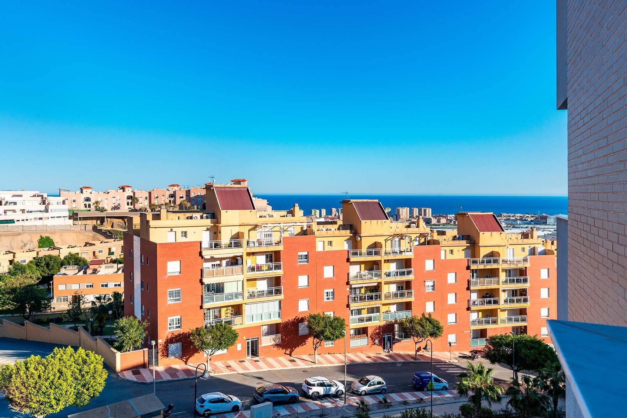 Vista exterior de Piso en venta en Roquetas de Mar con Aire acondicionado, Terraza y Amueblado