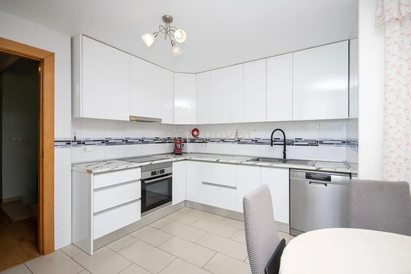 Cocina de Casa adosada en venta en Alicante / Alacant con Aire acondicionado, Balcón y Piscina comunitaria