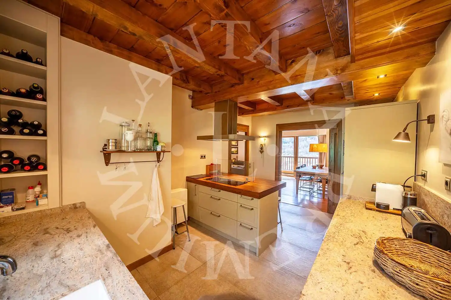 Cocina de Casa adosada en venta en Naut Aran con Calefacción, Jardín privado y Parquet