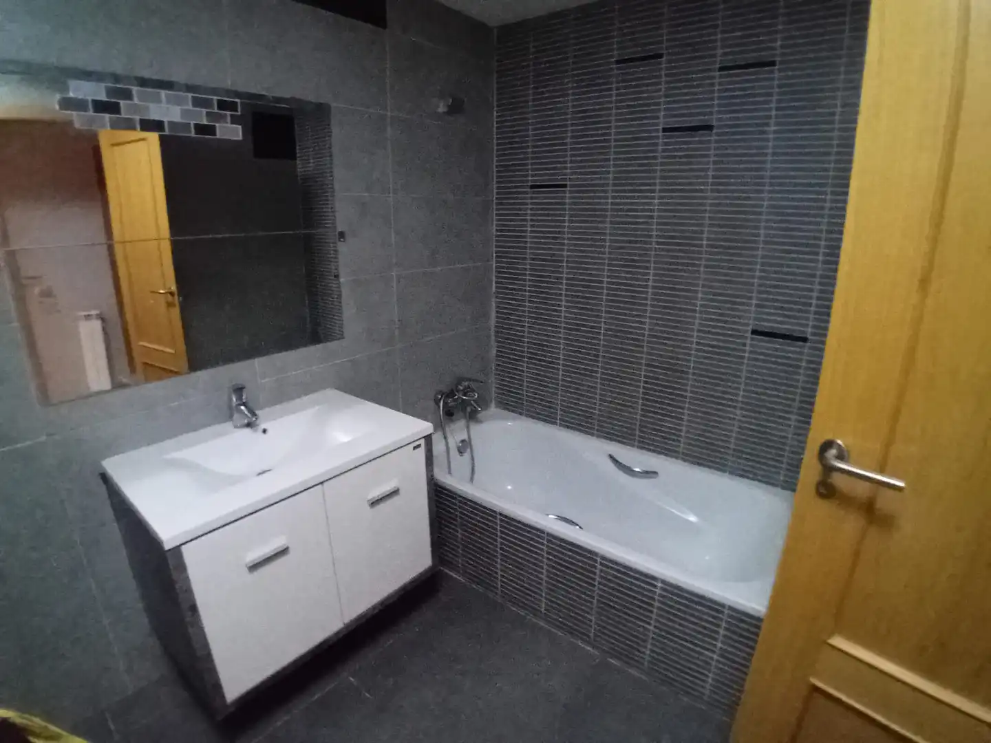 Bathroom of Flat for sale in La Muela  with Terrace