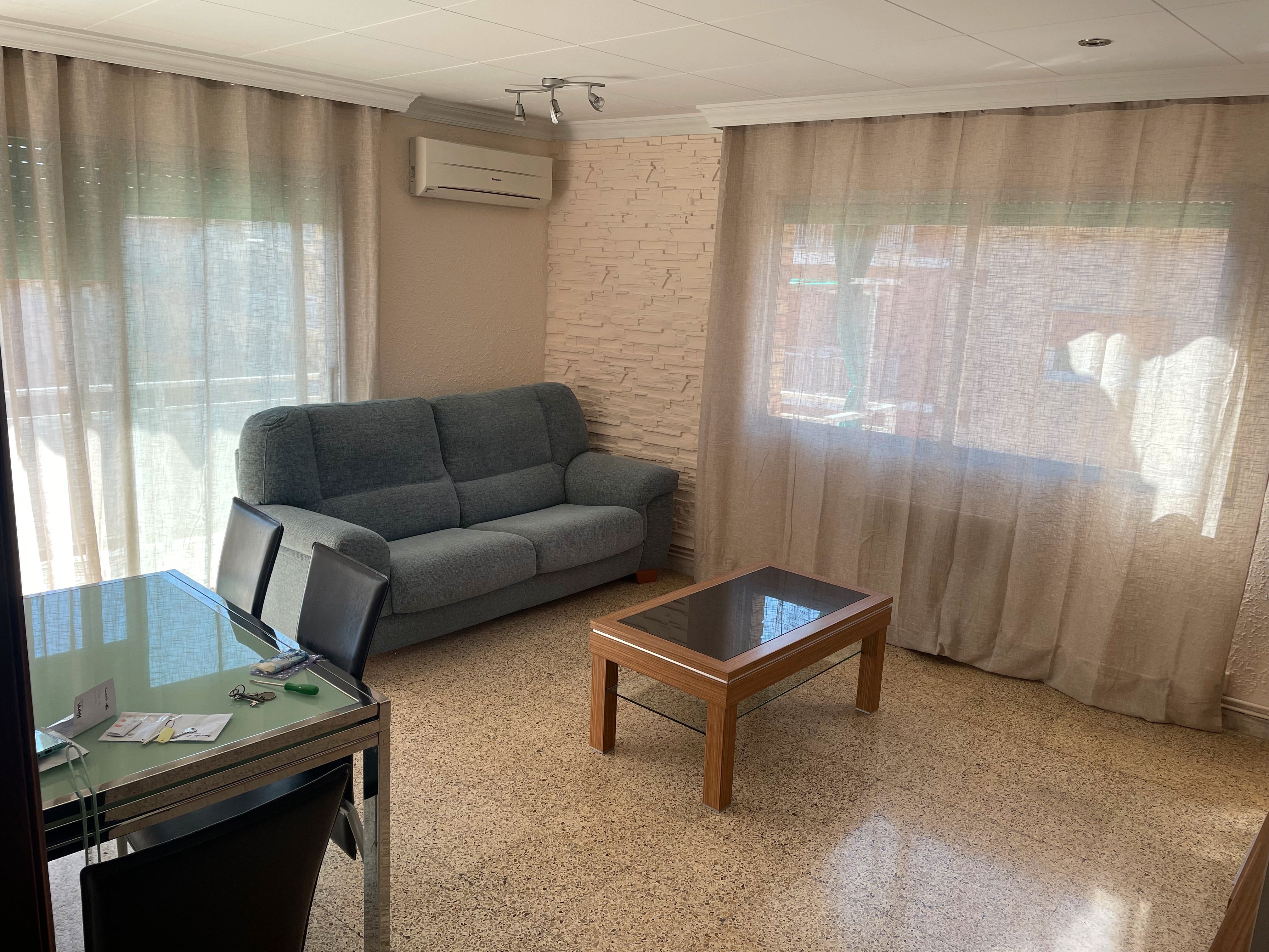 Piso de alquiler en Instituts - Universitat