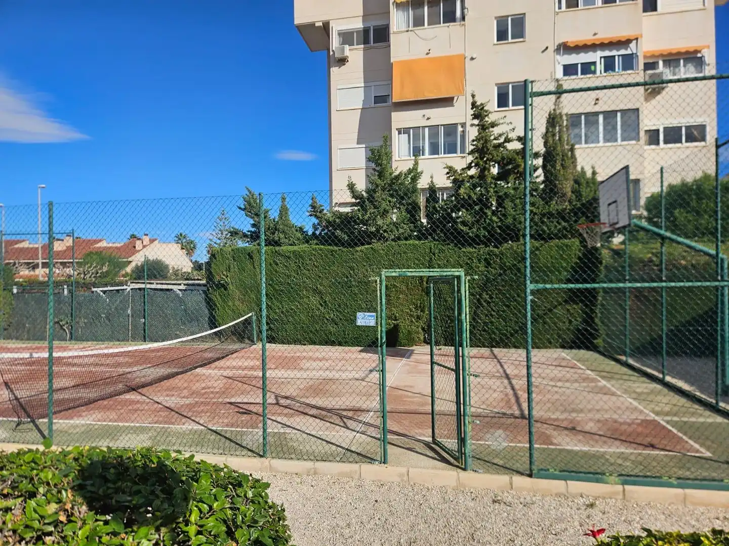 Parking de Casa o chalet de alquiler en Alicante / Alacant con Aire acondicionado, Calefacción y Jardín privado