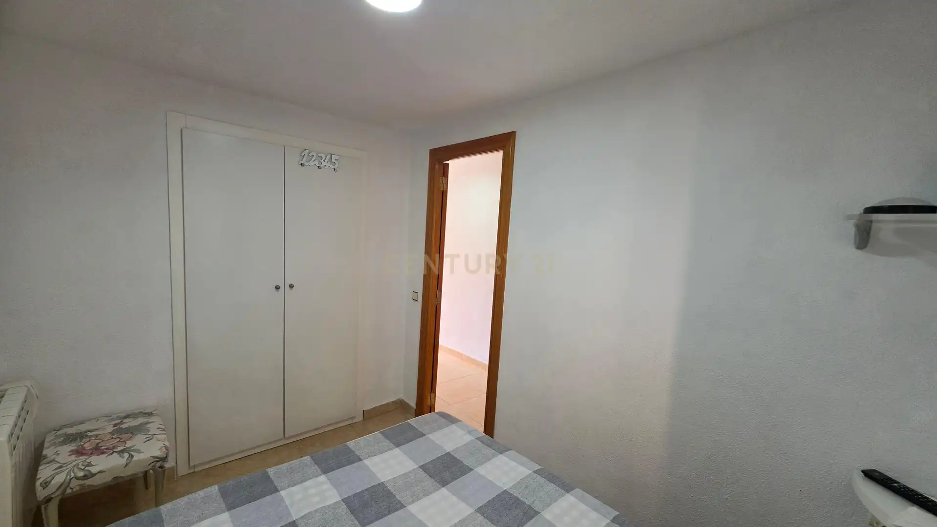 Dormitori de Casa adosada en venda en Gátova amb Forn, Microones i Balcó