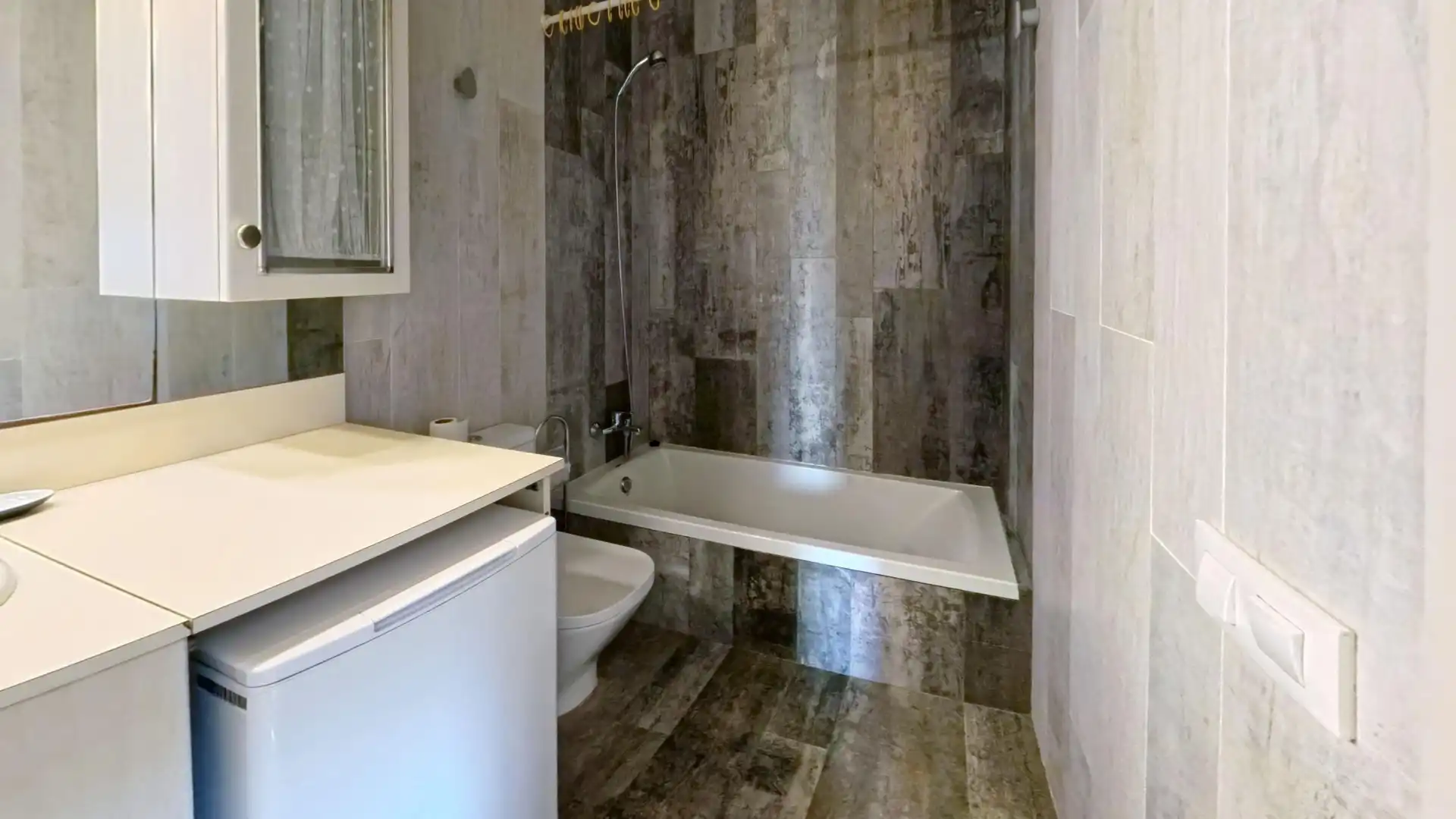 Bany de Apartament de lloguer en Cambrils amb Aire condicionat, Calefacció i Terrassa