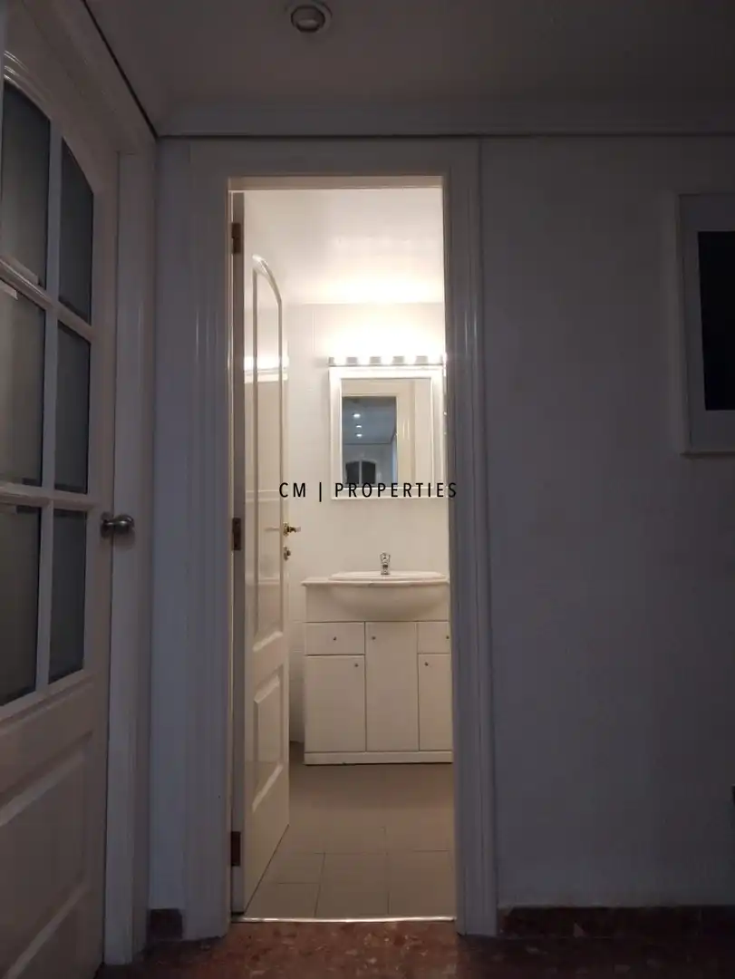 Schlafzimmer von Wohnung zur untervermieten in Valencia mit Klimaanlage, Heizung und Möbliert
