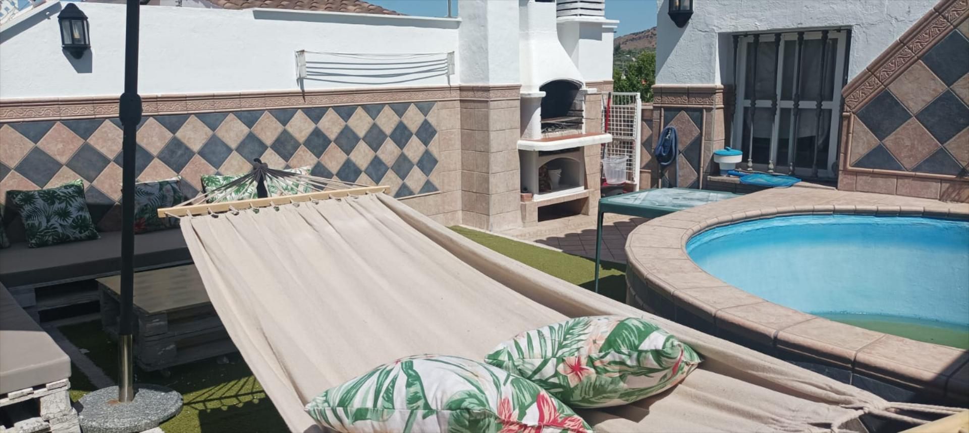Terrassa de Casa adosada en venda en Lucena amb Terrassa i Piscina