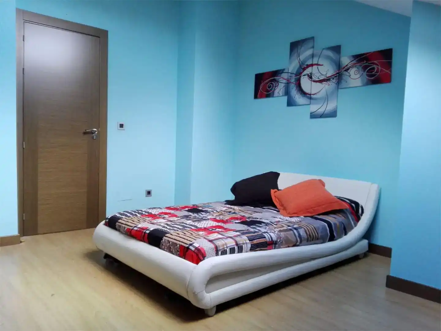 Schlafzimmer von Wohnung zur Miete in Torrelavega  mit Balkon