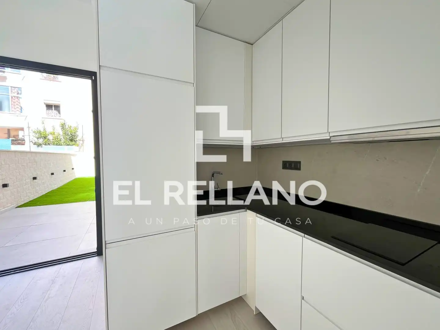 Cocina de Piso en venta en Badalona con Aire acondicionado, Calefacción y Jardín privado