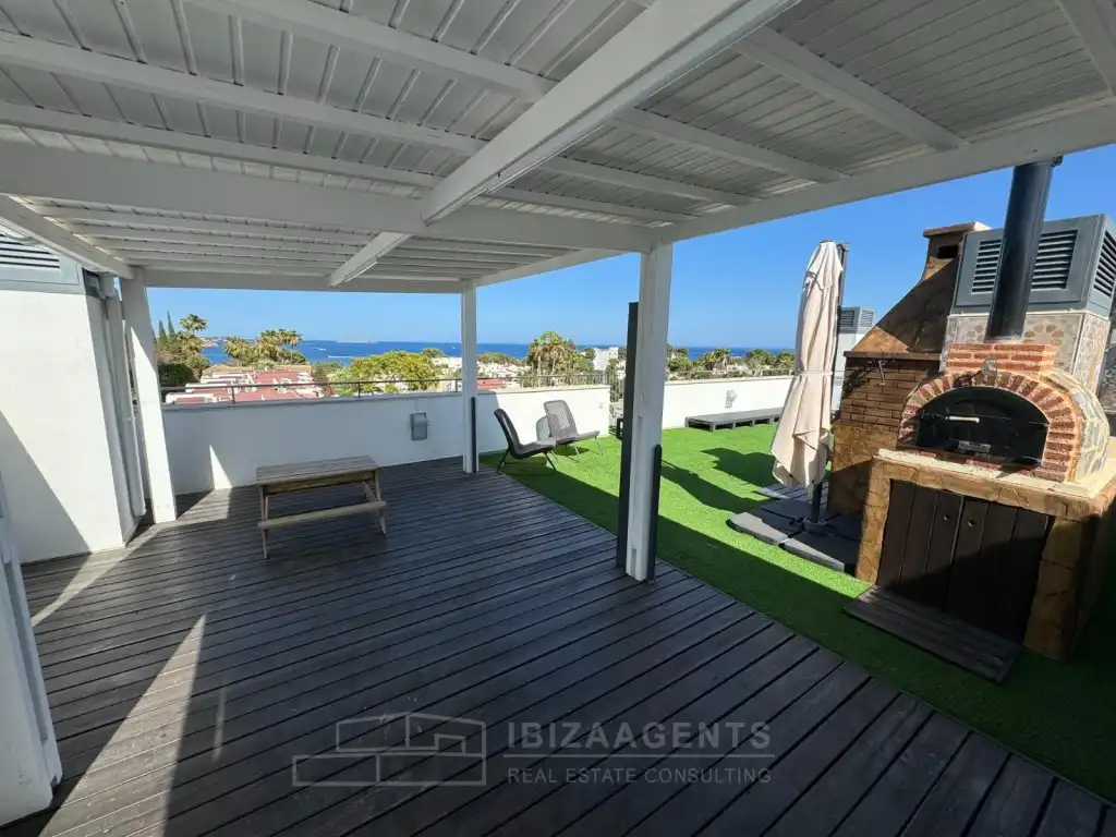 Terraza de Apartamento en venta en Santa Eulària des Riu con Aire acondicionado, Calefacción y Piscina