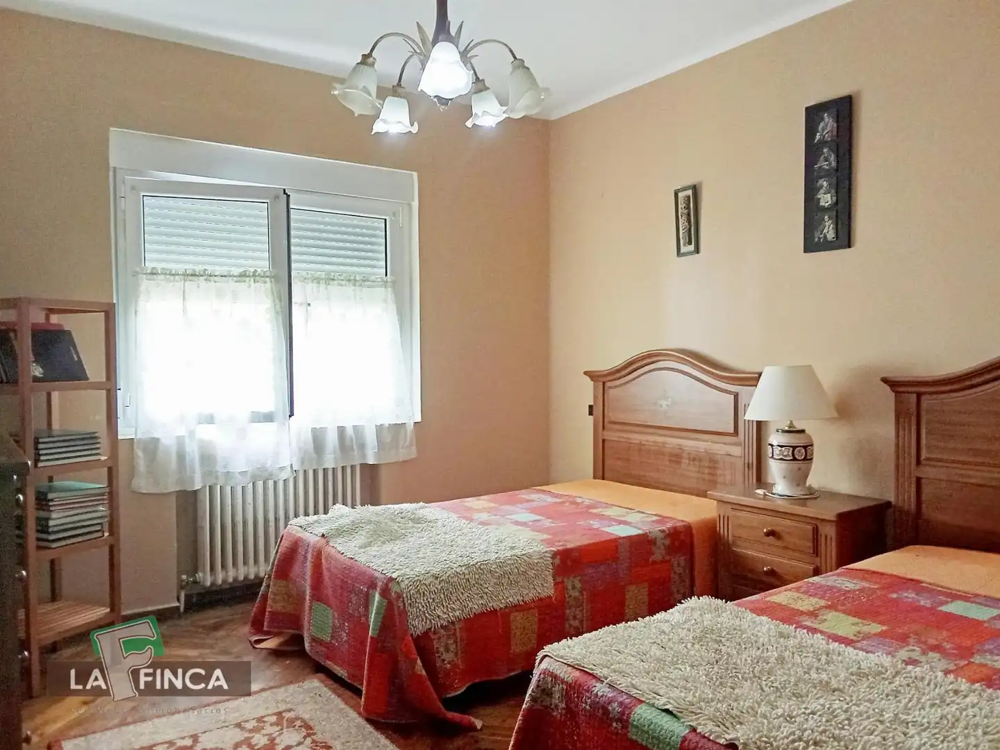 Habitación de Casa o chalet en venta en Siero con Calefacción, Parquet y Terraza
