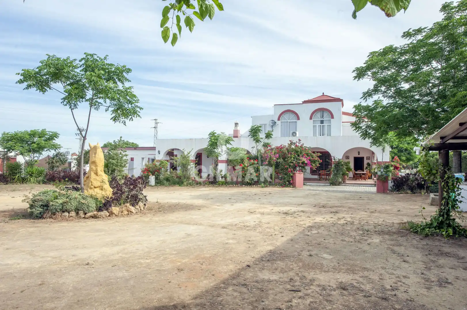 Exterior view of Houses for sale in Alcalá de Guadaira  with Heating, Swimming Pool and Furnished