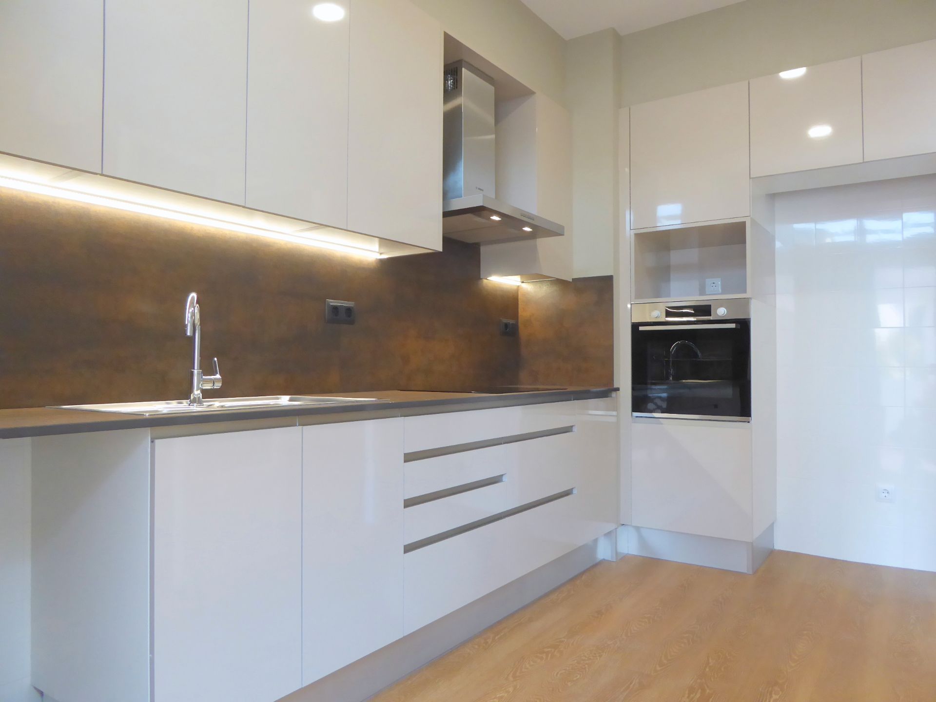 Kitchen of Flat to rent in Mataró  with Parquet flooring, Terrace and Oven