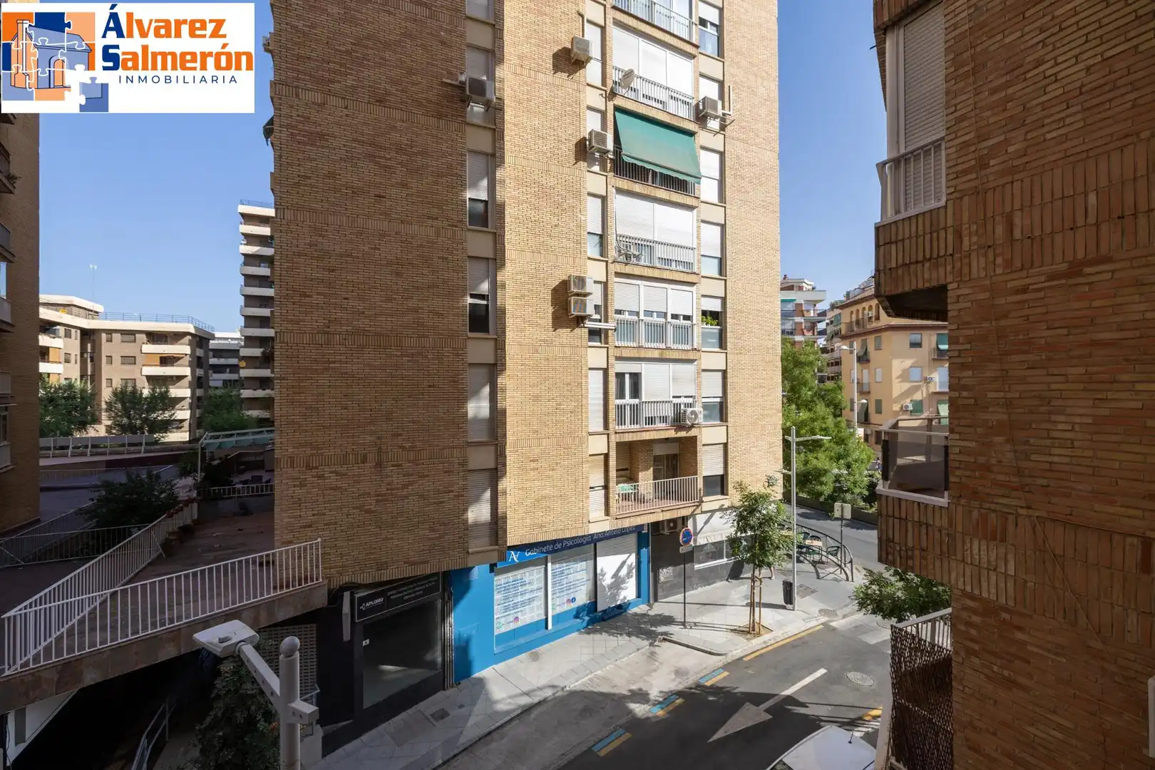 Außenansicht von Wohnung zur Miete in Granada mit Heizung, Terrasse und Möbliert