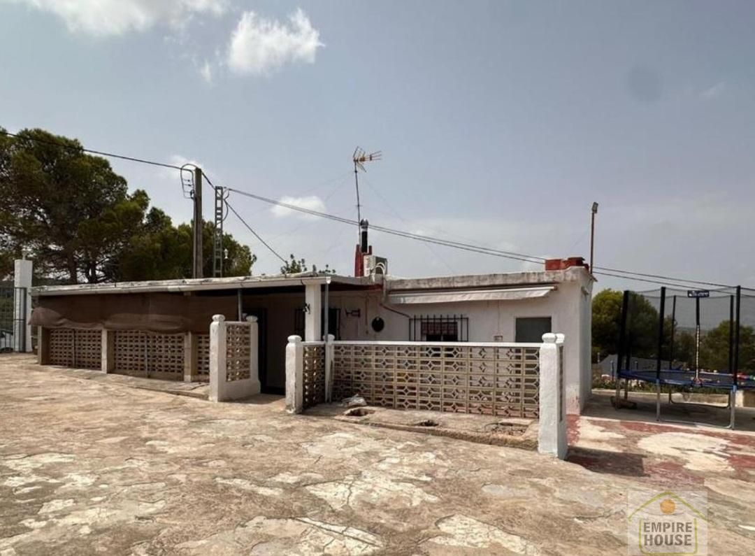 Vista exterior de Casa o xalet en venda en Llombai amb Aire condicionat, Traster i Moblat