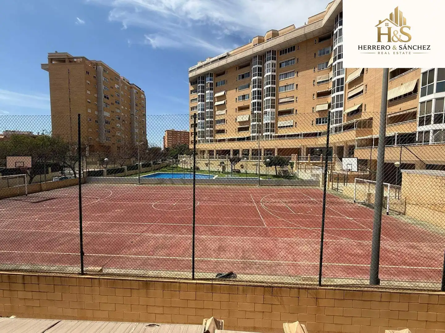 Parking of Houses for sale in Alicante / Alacant  with Air Conditioner, Heating and Private garden