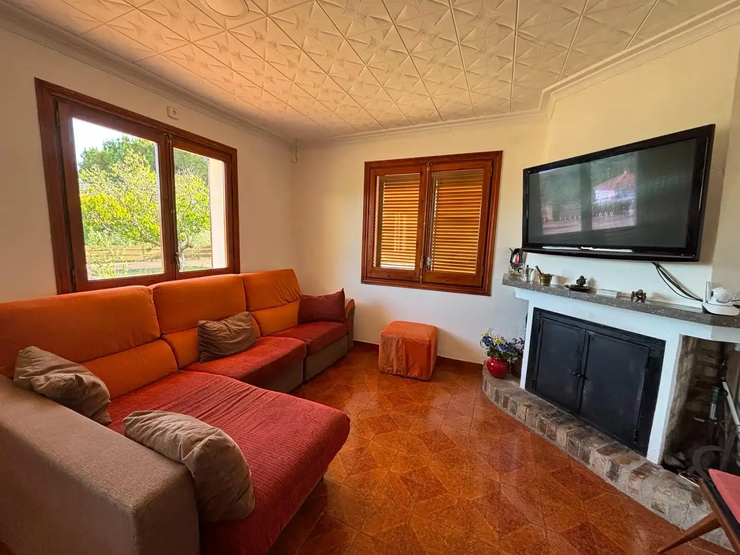 Sala d'estar de Casa o xalet en venda en Llambilles amb Calefacció, Jardí privat i Piscina