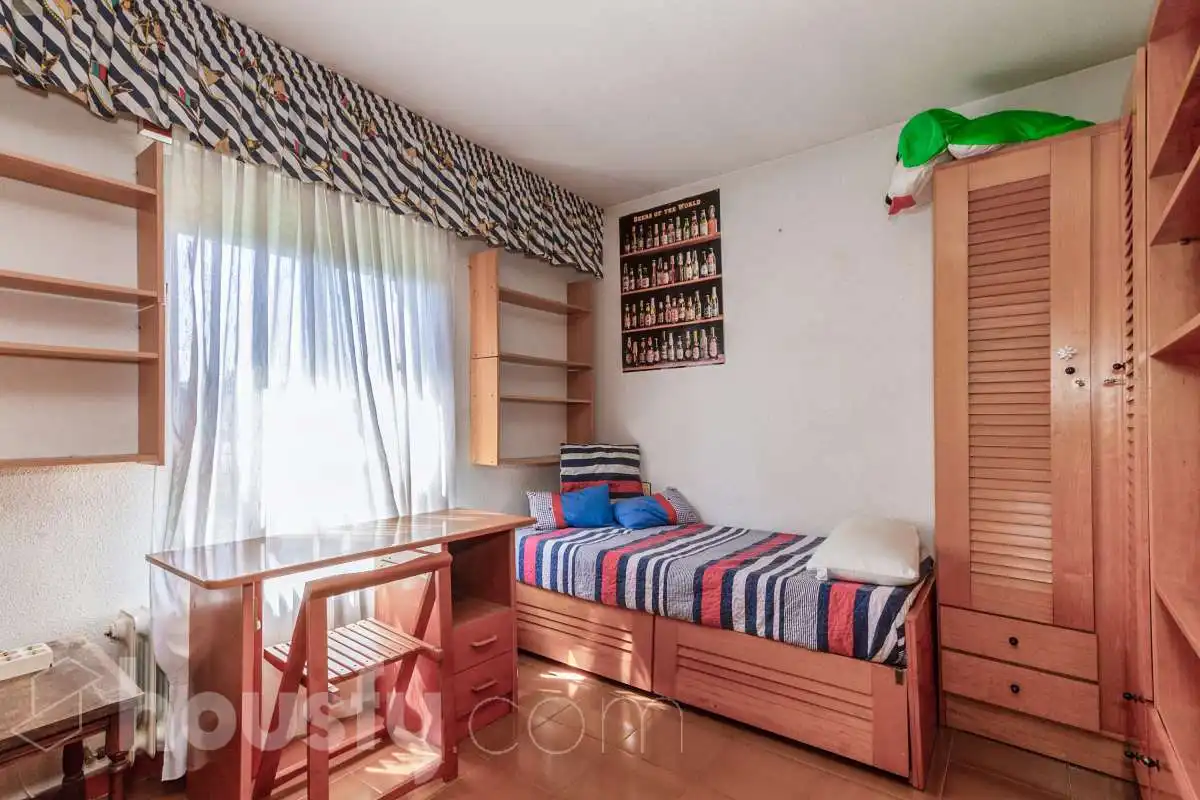 Habitación de Casa o chalet en venta en Azuqueca de Henares con Calefacción, Jardín privado y Terraza