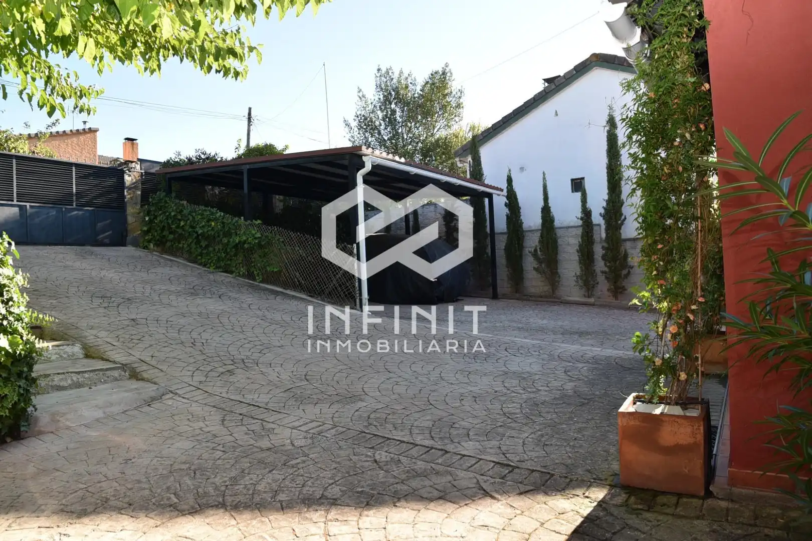 Exterior view of Houses for sale in Ribatejada, Madrid