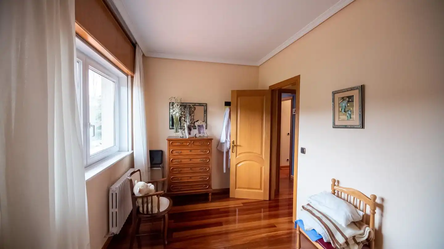 Dormitori de Casa o xalet en venda en Culleredo amb Jardí privat, Terrassa i Traster
