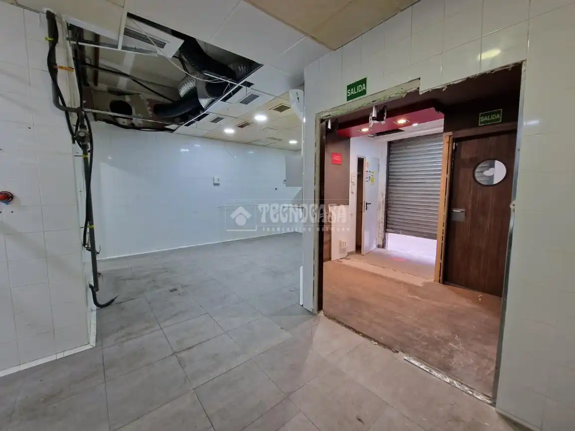 Local comercial en venda a Centro, imagen 2